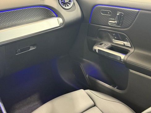 New 2025 Mercedes-Benz GLB 250 4MATIC image 9