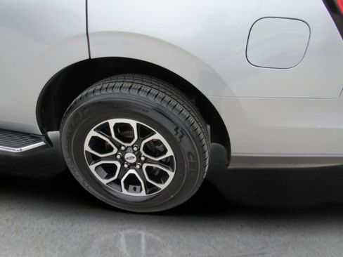 Used 2023 Ford Expedition XLT image 45