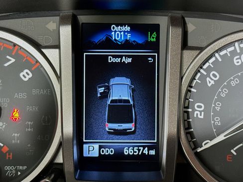 Used 2022 Toyota Tacoma SR5 w/ Technology Package RWD image 15