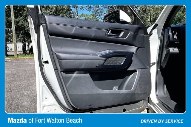 Used 2024 Nissan Pathfinder SV AWD/4WD image 16