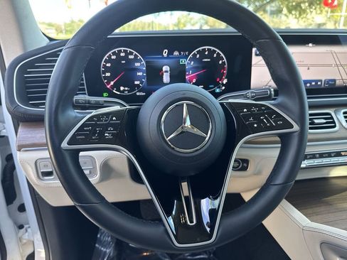 Used 2024 Mercedes-Benz GLE 580 4MATIC image 16