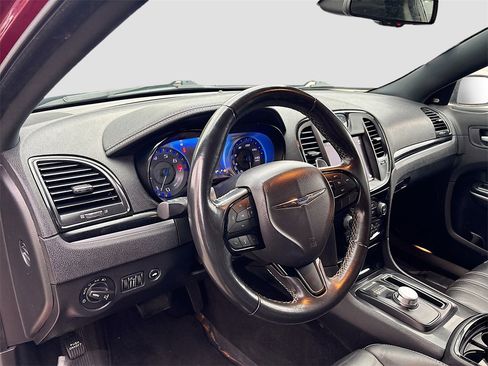 Used 2022 Chrysler 300 S image 9
