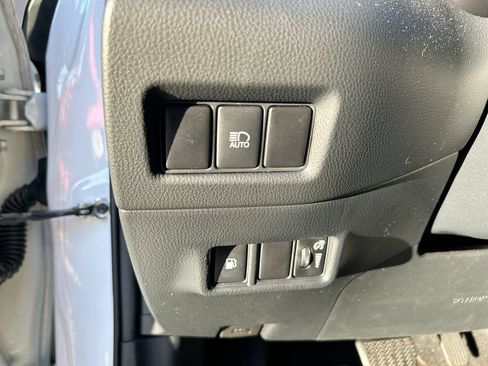 Used 2021 Toyota C-HR XLE FWD image 13