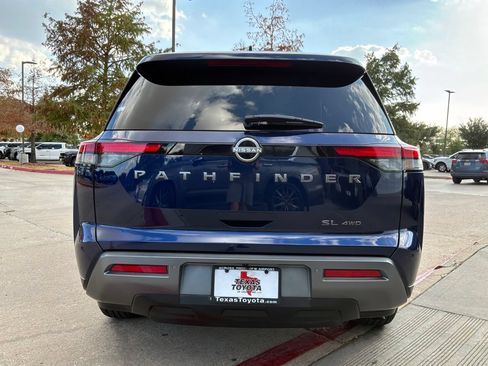 Used 2026 Nissan Pathfinder SL AWD/4WD image 7