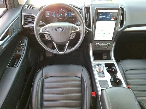 Used 2024 Ford Edge SEL image 11