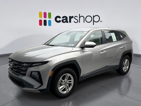 Used 2025 Hyundai Tucson SE image 1