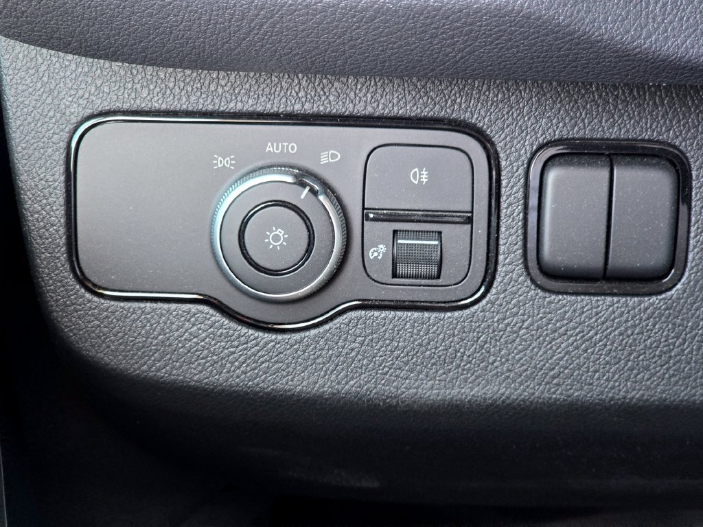Used 2024 Mercedes-Benz Sprinter 4500 image 19
