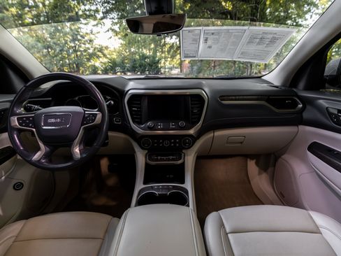 Used 2021 GMC Acadia Denali w/ Denali Technology Package FWD image 57