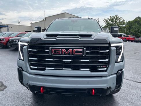 Used 2025 GMC Sierra 2500 AT4 AWD/4WD image 12