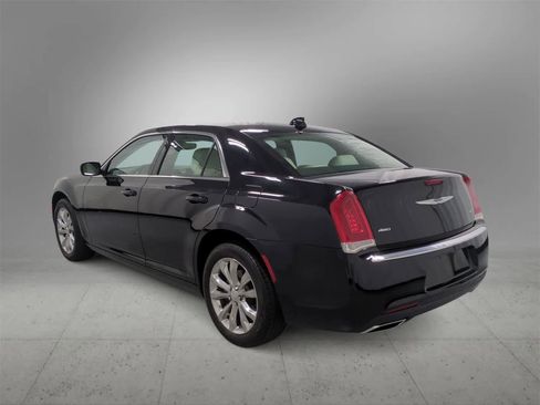 Certified 2023 Chrysler 300 Touring image 6