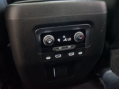 Used 2021 Chevrolet Suburban Z71 w/ Rear Media and Nav Package AWD/4WD image 55