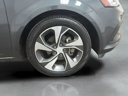 Used 2017 Chevrolet Sonic Premier FWD image 26