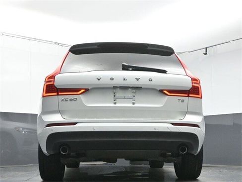 Used 2019 Volvo XC60 T5 Momentum w/ Premium Package image 37