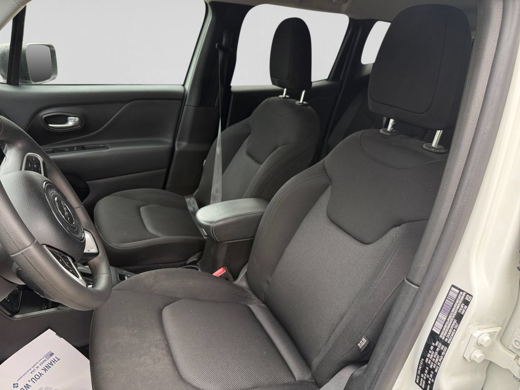 Used 2023 Jeep Renegade Latitude AWD/4WD image 21