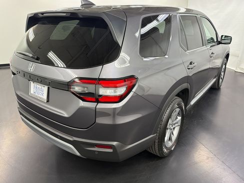 Certified 2025 Honda Pilot EX-L image 9