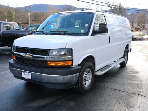 Used 2024 Chevrolet Express 2500 w/ Driver Convenience Package image 3