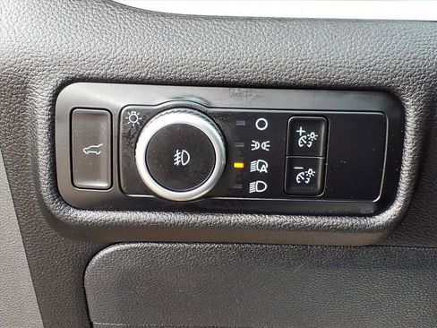 Used 2024 Ford Explorer XLT w/ Equipment Group 202A image 15