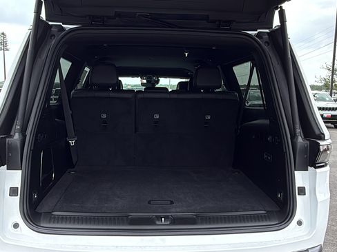 New 2026 Jeep Grand Wagoneer L 4WD image 25