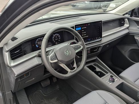 New 2026 Volkswagen Tiguan SE AWD/4WD image 12