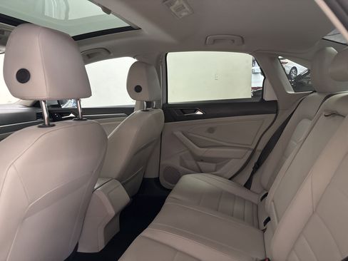 Used 2024 Volkswagen Jetta SE w/ Panoramic Sunroof Package image 23