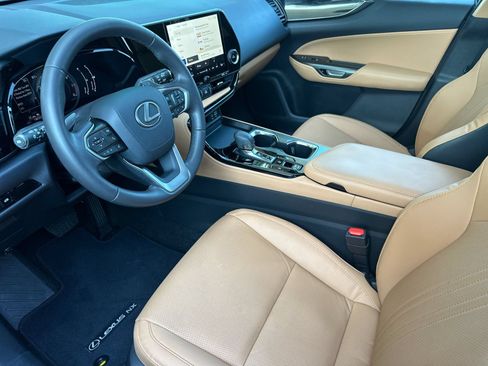 Used 2024 Lexus NX 250 FWD image 10