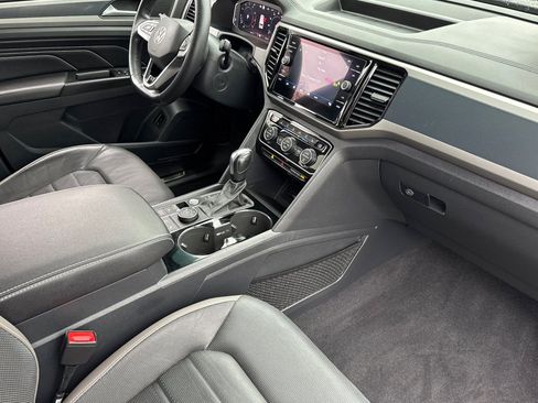 Used 2020 Volkswagen Atlas Cross Sport SEL Premium R-Line image 16