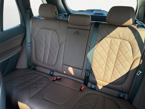 Used 2025 BMW X5 xDrive40i w/ Premium Package image 13