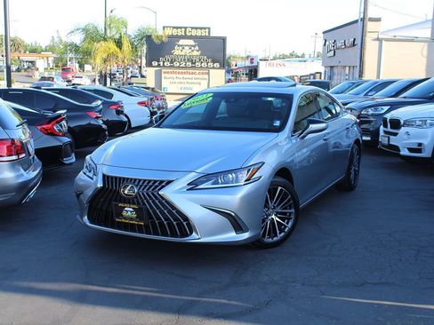 Used 2023 Lexus ES 300h w/ Premium Package FWD image 39