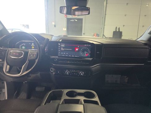 Used 2023 GMC Sierra 1500 SLE w/ Enhanced Capability Package AWD/4WD image 4