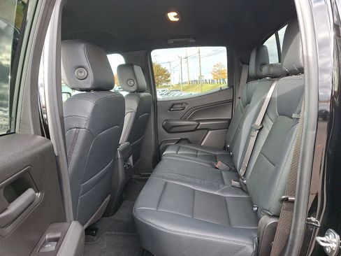 Used 2024 Chevrolet Colorado Trail Boss w/ Technology Package image 10