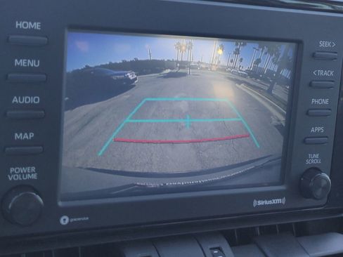 Used 2021 Toyota RAV4 XLE Premium image 20