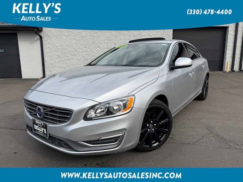 Used 2017 Volvo S60 T5 Inscription image 1