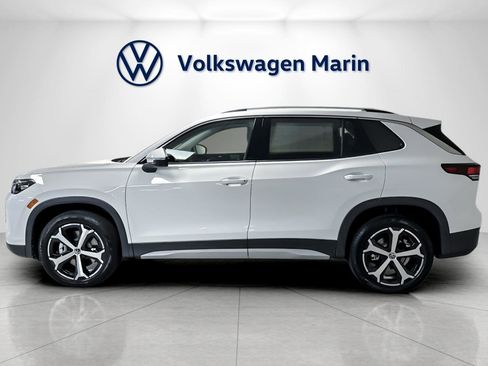 New 2026 Volkswagen Tiguan SE image 2