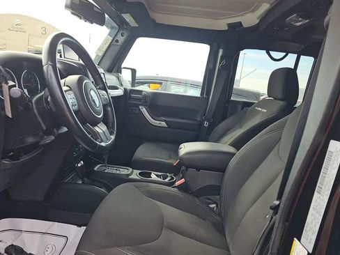Used 2016 Jeep Wrangler Unlimited Rubicon w/ Connectivity Group AWD/4WD image 3