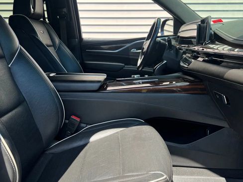 Used 2021 Cadillac Escalade Premium Luxury image 13