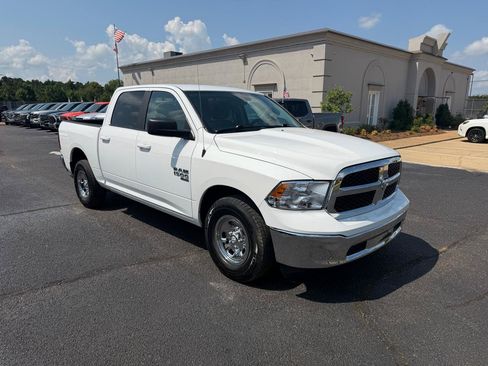 Used 2021 RAM 1500 Classic SLT RWD image 3