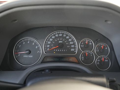 Used 2009 GMC Envoy Denali w/ Sun And 6-Disc Cd Package image 47