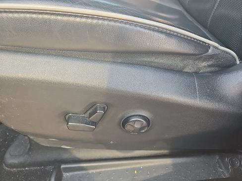 Used 2019 Chrysler Pacifica Limited w/ Advanced Safetytec Group FWD image 15