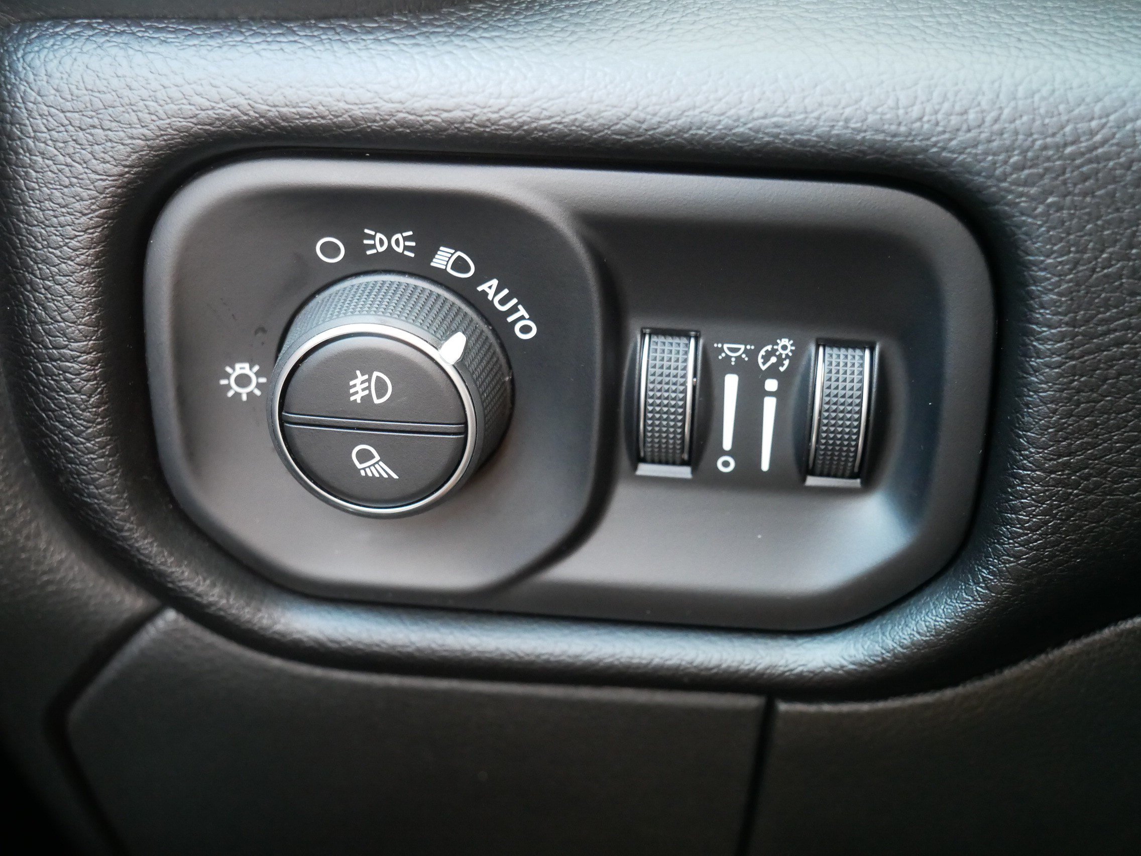 Used 2024 RAM 2500 Laramie w/ Safety Group AWD/4WD image 26
