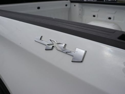 Used 2024 GMC Sierra 1500 SLT AWD/4WD image 11