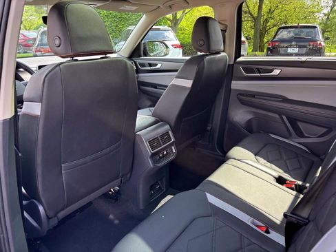 Certified 2025 Volkswagen Atlas Peak Edition SE AWD/4WD image 27