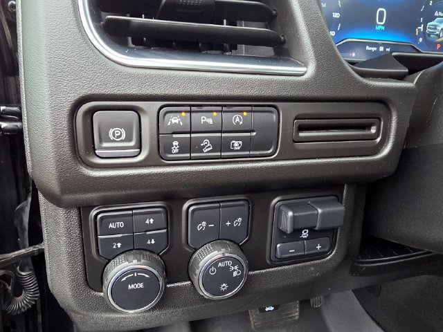 Used 2024 Chevrolet Tahoe Z71 w/ Luxury Package AWD/4WD image 23