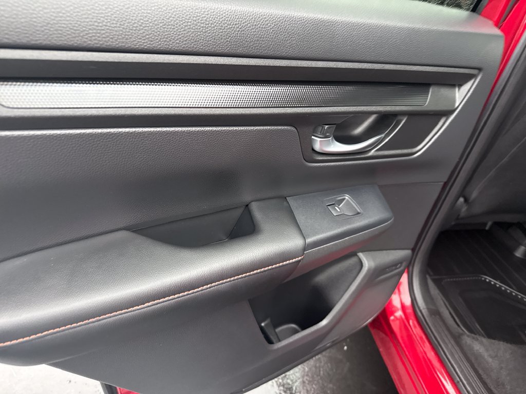 Used 2025 Honda CR-V Sport image 17