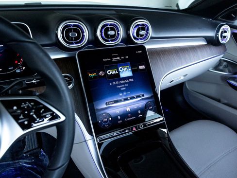 New 2025 Mercedes-Benz C 300 Sedan image 17