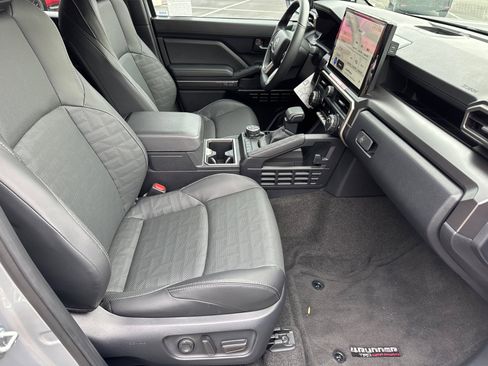 Certified 2025 Toyota 4Runner TRD Off-Road Premium image 18