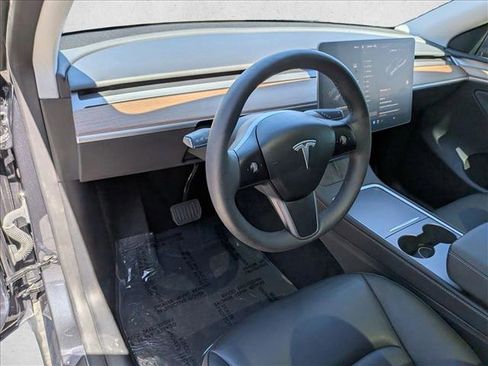 Used 2023 Tesla Model Y Long Range AWD/4WD image 10
