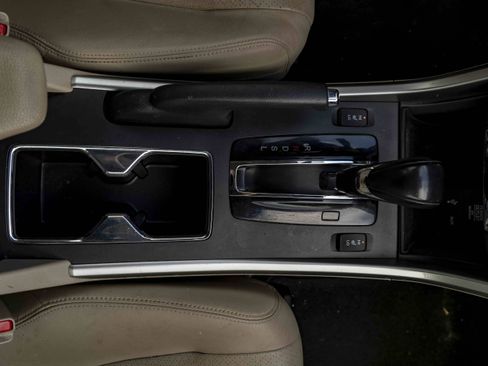 Used 2015 Honda Accord EX-L image 27