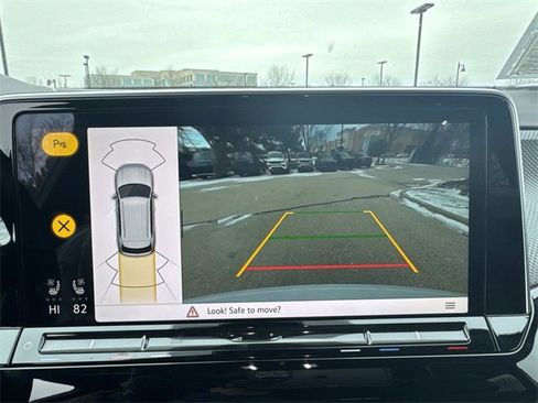 Used 2024 Volkswagen Atlas Cross Sport SEL R-Line image 24