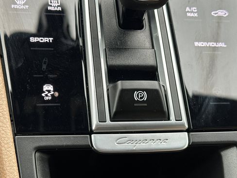 Used 2023 Porsche Cayenne Base image 32