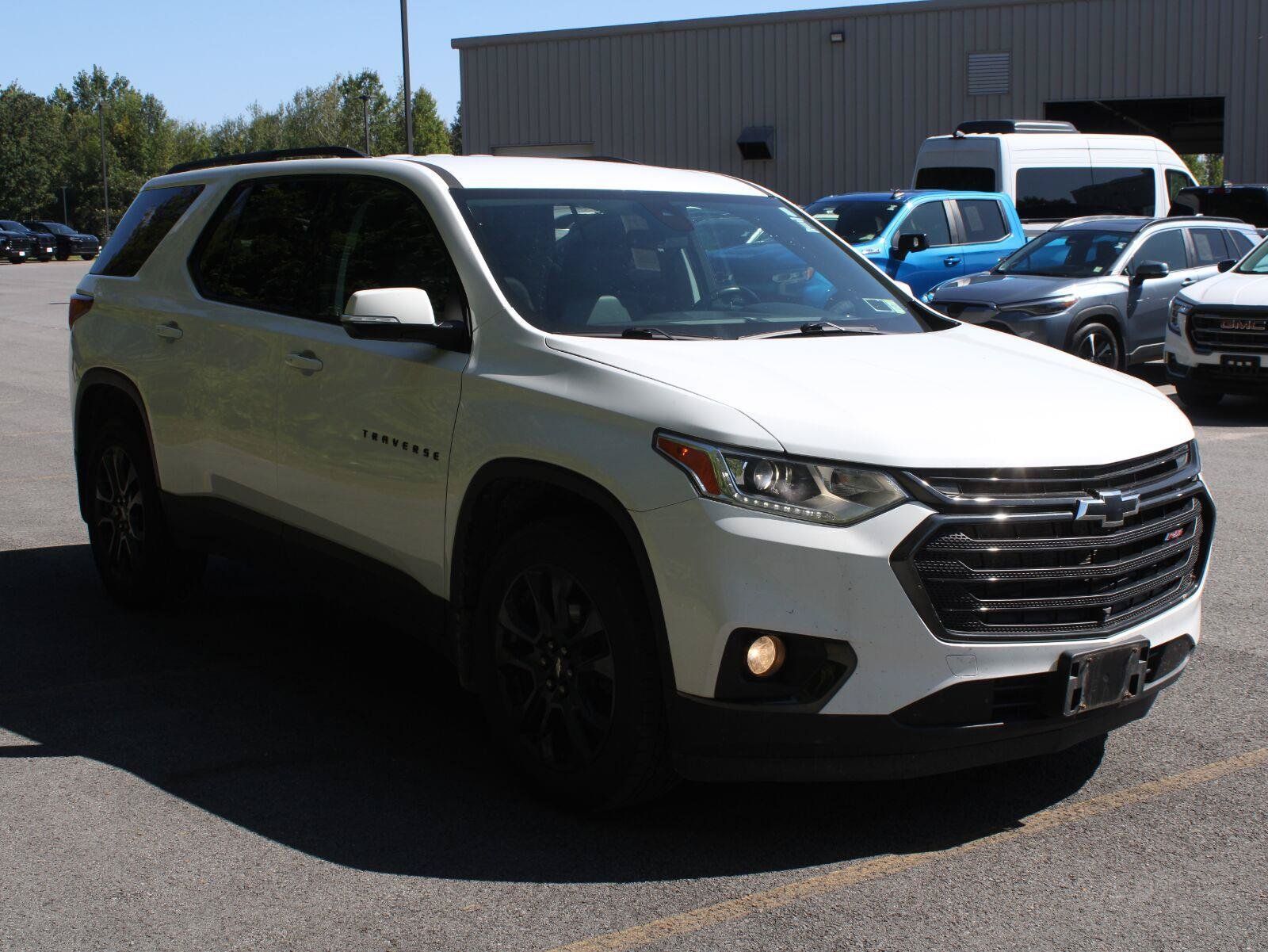Used 2021 Chevrolet Traverse RS w/ LPO, Floor Liner Package AWD/4WD image 3